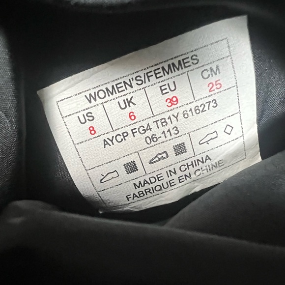 The North Face Lightweight Winter Boots - Picture 7 of 9